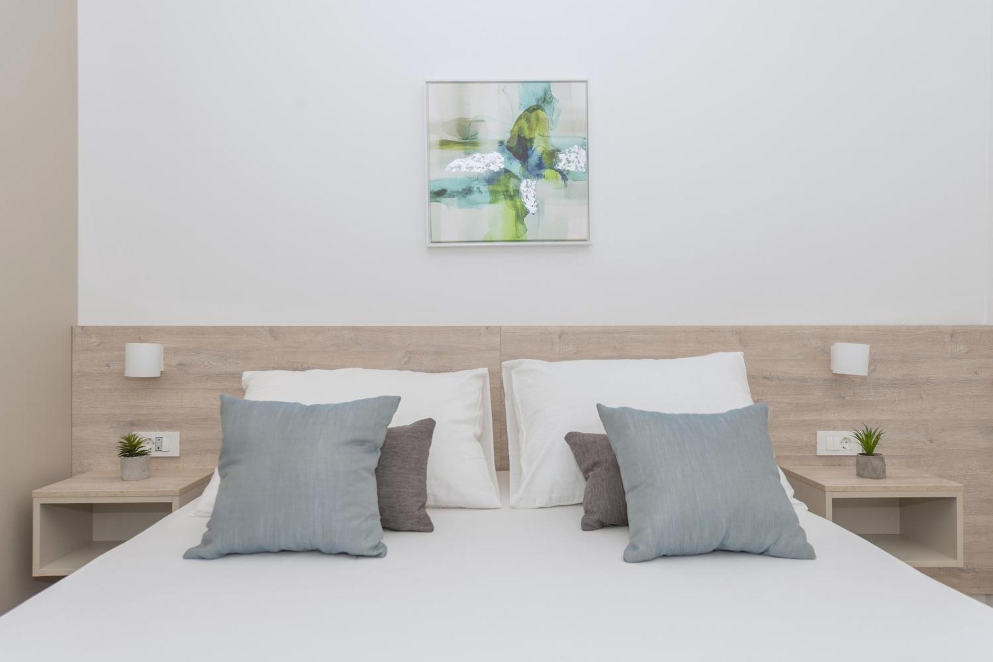 Apartments By The Sea Makarska - 19134 Rom bilde